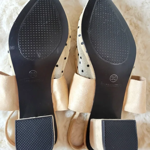 🆕️NK Polka Dot & Bow Shoes  Size-8🆕️ - Picture 3 of 4